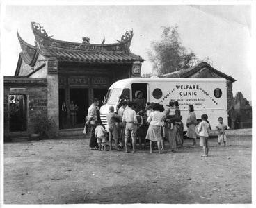 230366 Maryknoll Mobile Clinic verzorgt vluchtelingen (China)