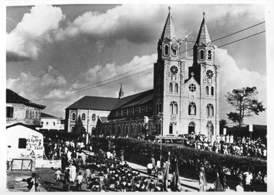 230371 Sint Petrus kathedraal aan de Goudkust van Afrika te Kumasi (Ghana)
