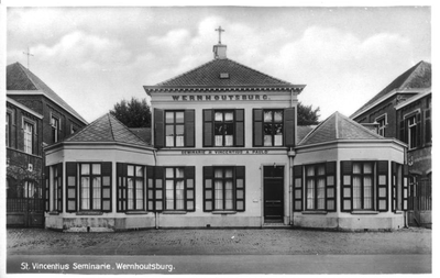 230428 Vooraanzicht van het Sint Vincentius seminarie te Wernhoutsburg