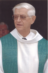 140103 Pater Jan Dekkers in priestergewaad