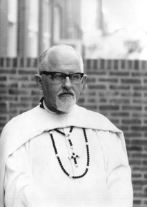 140228 Pater Bernard Janssens tijdens een bezoek aan Nederland