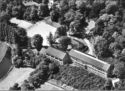 140285 Luchtfoto van het Lavigerie College van de Witte Paters te Santpoort in België