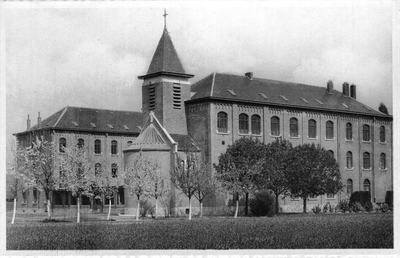 140286 Achterzijde van het Lavigerie College te Santpoort in België