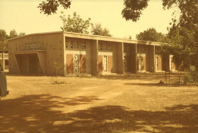140477 Broeder Gregorius (Jan Scholten) bouwde deze kapel en conferentiezaal in Burkina Faso