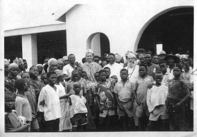 140497 Pater Gerald Smulders neemt als pastor afscheid van de Kaleo Parochie en haar leden in het bisdom Wa te Ghana