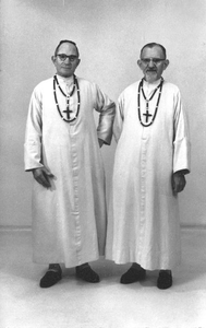 140518 Broeder Faustinus (Jan Stoverink) met zijn oudere broer broeder Joachim (Gerard Stoverink)
