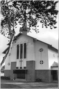 208499 De nieuwe kerk van Solo (nu Surakarta) op Java (Indonesië)
