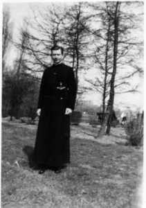 236071 Pater Willem Wools o.m.i. (1918-1979), die in 1948 als missionaris naar Belgisch Congo vertrok