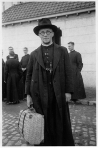 236075 Pater Peter Schins o.m.i. (1912-1971)