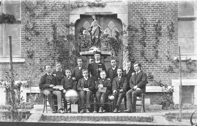 186309 Tot zover bekend, de oudste foto van het juvenaat te Roermond