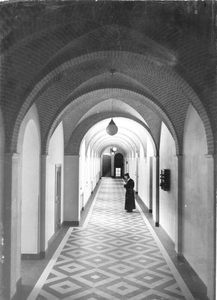 186364 Pandgang in het seminarie Sint Alfonsus van het Nebo-klooster te Nijmegen