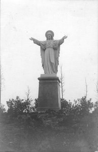 186381 Heilig Hartbeeld bij het Sint Clemensretraitenhuis te Noordwijkerhout