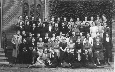 186389 Dames op retraite in het Sint Clemensretraitenhuis te Noordwijkerhout