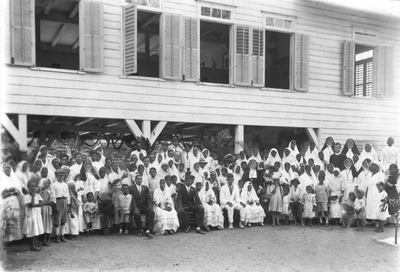 186458 Een Hindoestaanse gemeenschap (Suriname)