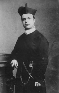 186482 R.P.F. Lemmens, eerste vaste directeur van de Sint Gerardus Majellastichting te Paramaribo (Suriname)