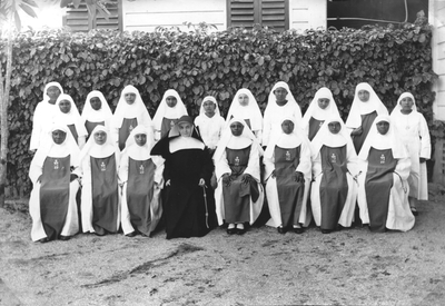 186548 Communiteit van de inlandse zusters Dochters van Maria Onbevlekt Ontvangen te Paramaribo (Suriname)