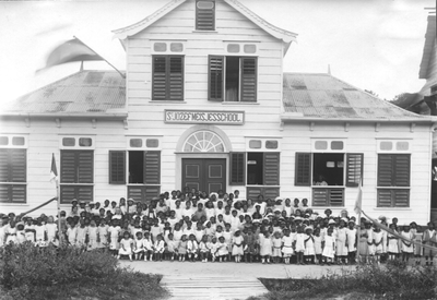 186556 Sint Jozef meisjesschool te Paramaribo (Suriname)
