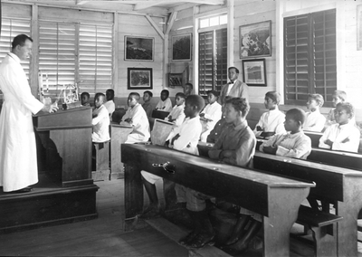 186558 Sint Petrusschool te Paramaribo (Suriname)