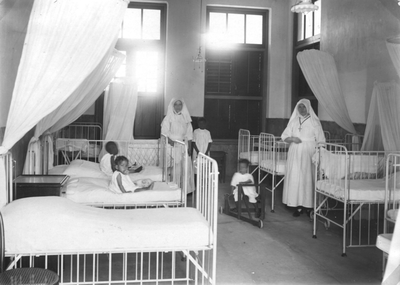 186579 Kinderafdeling van het Sint Vincentius ziekenhuis te Paramaribo (Suriname)