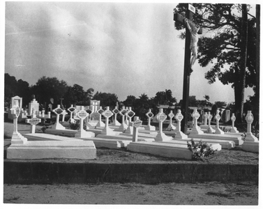 186645 Redemptoristen werden ook begraven op het kerkhof aan de Tourtonnelaan te Paramaribo (Suriname)