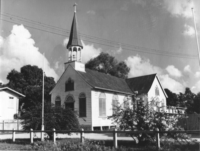 186646 Exterieur van de kerk te Combé (Suriname)