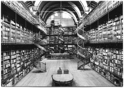 186799 Overzicht van de bibliotheek te Wittem