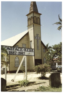186930 Bonifacekerk te Wanicastraat (Suriname)