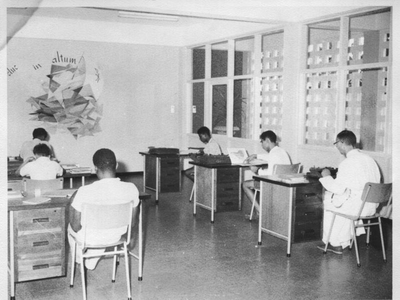 186970 Seminarie studiezaal te Paramaribo (Suriname)