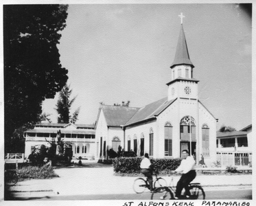 186974 Sint Alfonskerk te Paramaribo (Suriname)