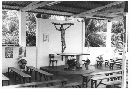 187091 De openluchtkapel grenzend aan het huis te Natal (Brazilië)