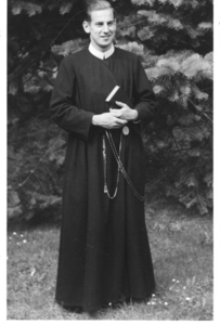 187181 Pater Stephan de Smet als neomist te Wittem