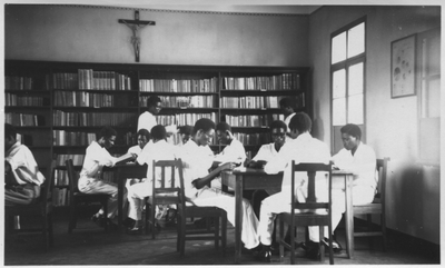 212163 Bibliotheek van het seminarie te Amisano (Ghana)