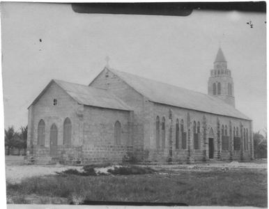 212191 Vooraanzicht kerk te Half Assini (Ghana)