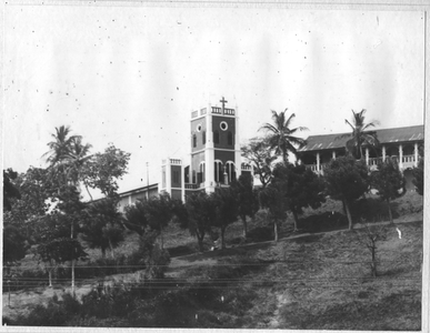 212200 Aanzicht kerk te Elmina (Ghana)