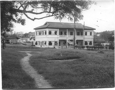 212215 Vooraanzicht missiehuis te Takoradi (Ghana)