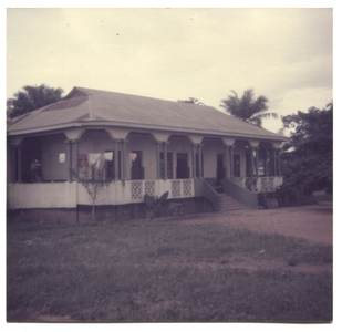 212226 Vooraanzicht missiehuis te Winneba (Ghana)