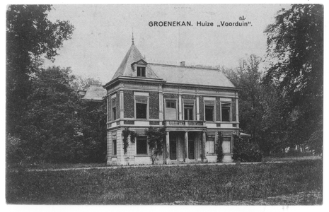 102032 Huize Voordaan te Groenekan: vakantieverblijf van de zusters en 'hun' kinderen tijdens de verbouwing van het ...