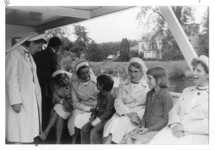 102044 Een schoolreisje op de boot