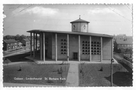 102108 Kerk van de Barbaraparochie aan de Lindenheuvel te Geleen