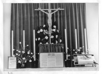 102109 Het altaar in de kapel van het klooster te Sittard