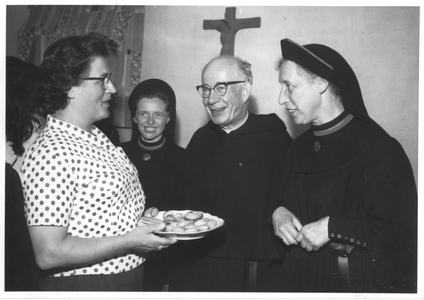 102150 Mater Augustina, pater Van Nuenen en zuster Angelina te Valkenswaard