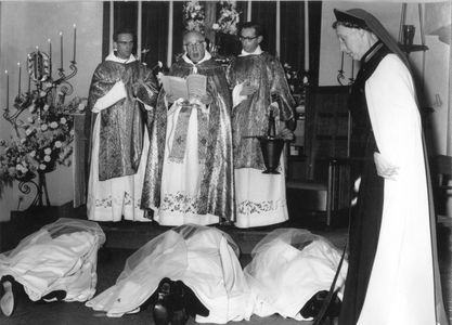 102176 Professieviering in het convent te Hilversum