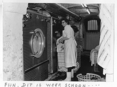 102187 Wasserij in de kelder van het klooster Genazzano te Utrecht