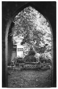 226008 Tuin van klooster Mariënburg te Nijmegen