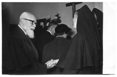 226027 Inwijding van het zusterhuis aan de Canisiussingel te Nijmegen