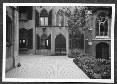 226090 Hoofdgebouw en kapel van klooster Mariënburg te Nijmegen