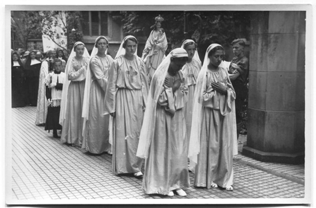 226112 Processie bij de inwijding van de kapel van O.L.V. van het Vagevuur te Nijmegen
