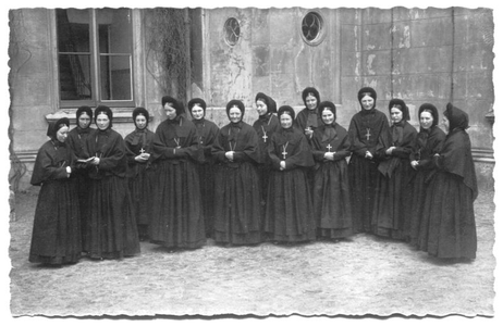 226114 De zusters van klooster Mariënburg te Nijmegen