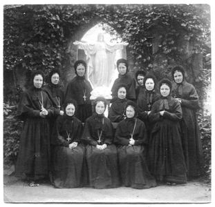 226115 De zusters van klooster Mariënburg te Nijmegen
