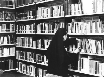200034 De bibliotheek van de priorij te Heesch